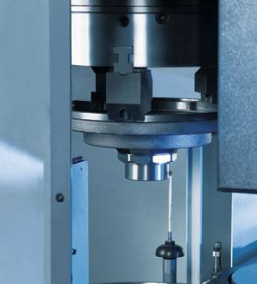 VLC1200型倒立式轉塔車床能夠揀取和加工1500kg的工件，工件直徑可以大至1.2m